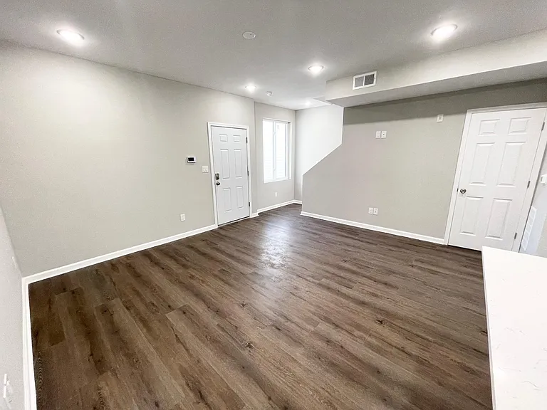1228 N Marshall St #3R — Photo 12
