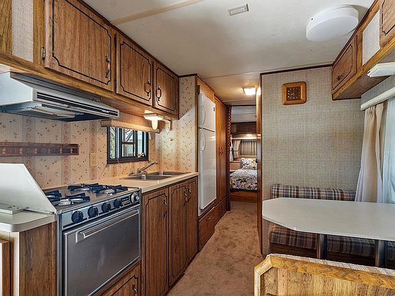 5th image of 359 Woodbrook Drive
