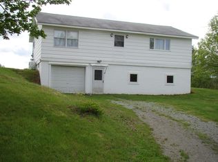 908 York Street Ext, Poultney, VT 05764