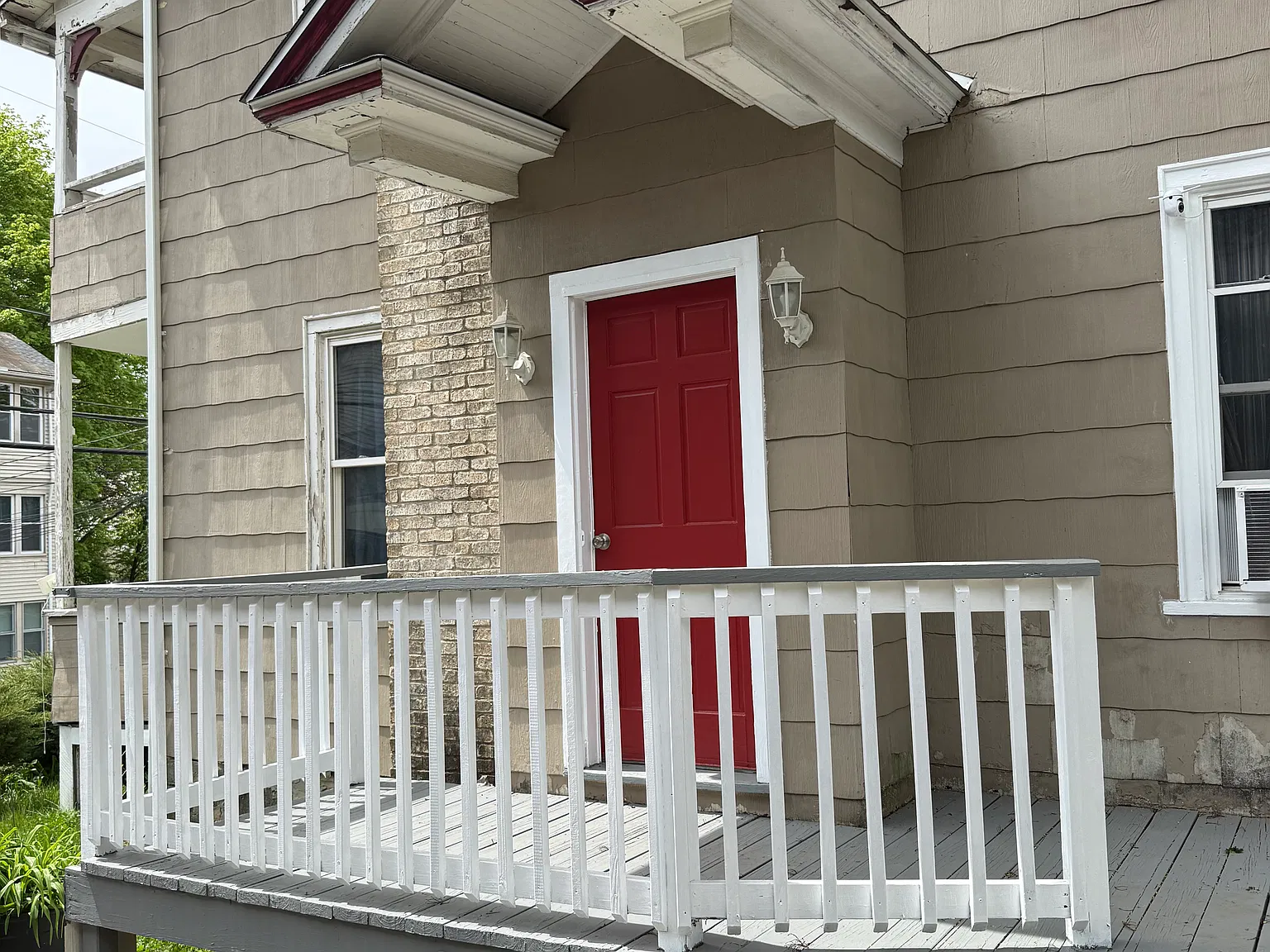 3 bed, 1100 sqft, $2,000 — Photo 1