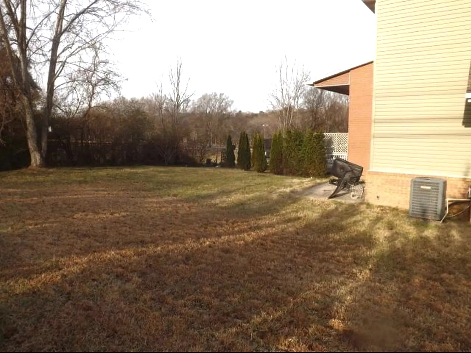 1030 Lennox Cir — Photo 2