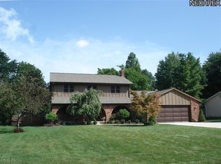 9441 Ridgeside Dr, Mentor, OH 44060