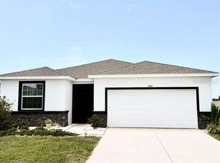 5452 Flint Hills Dr, Wimauma, FL 33598