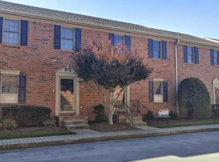 35 Oak Leaf Cir, Johnson City, TN 37601