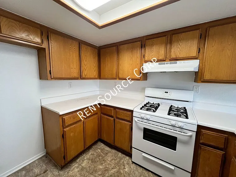2910 B St #6 — Photo 7