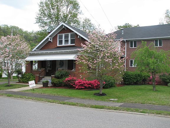 2nd image of 204 Stafford St