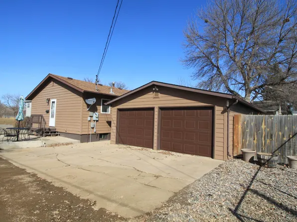 1616 1st Ave SE, Minot, ND 58701