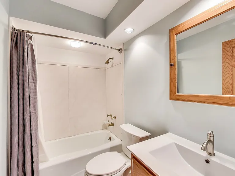 821 S Racine Ave #D — Photo 12