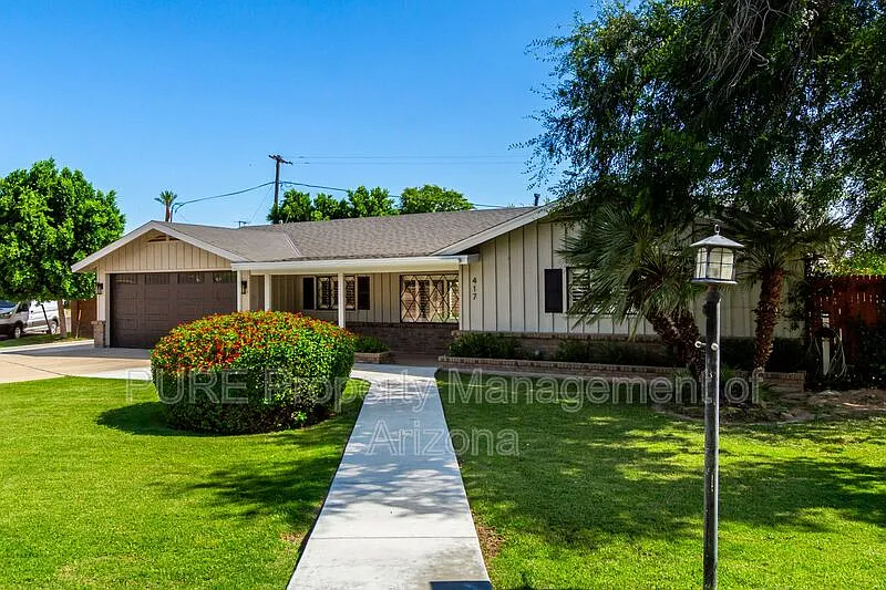 4 bed, 2.0 bath, 2203 sqft, $4,000 — Photo 2