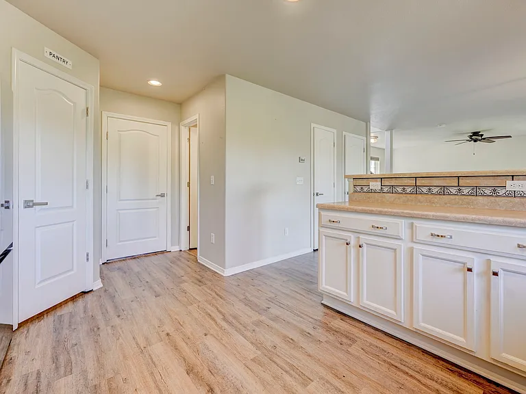 835 Ridgebury Pl — Photo 12