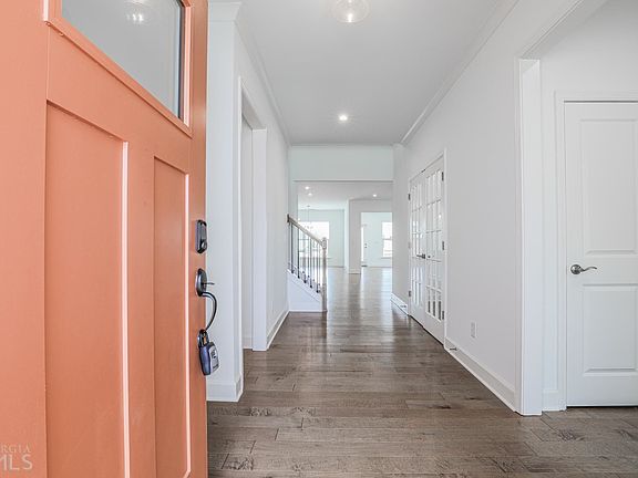 4th image of 362 Elkins Pl