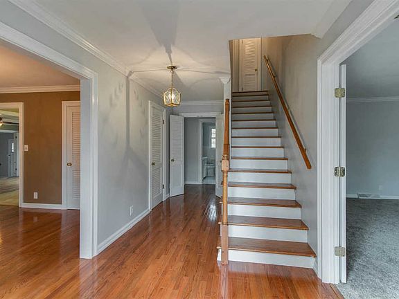4th image of 112 Alfred Dr