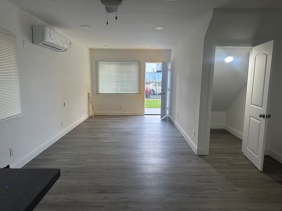 5th image of 4429 Orchard Ave