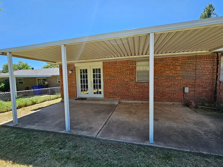 1703 Village Dr — Photo 12