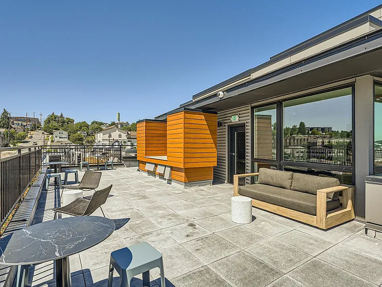 Welcome to AV Lofts! Beautiful views plus in-unit laundry! Up to 8 weeks free! — Photo 24