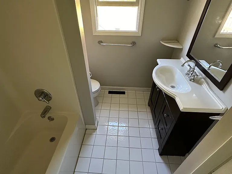 5545 Fleetwood Ave NW — Photo 8