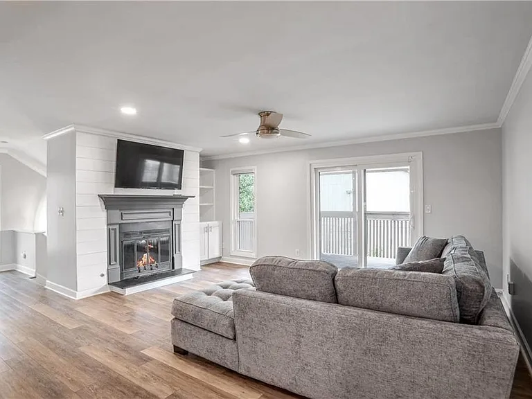 1506 Cumberland Ct SE — Photo 1
