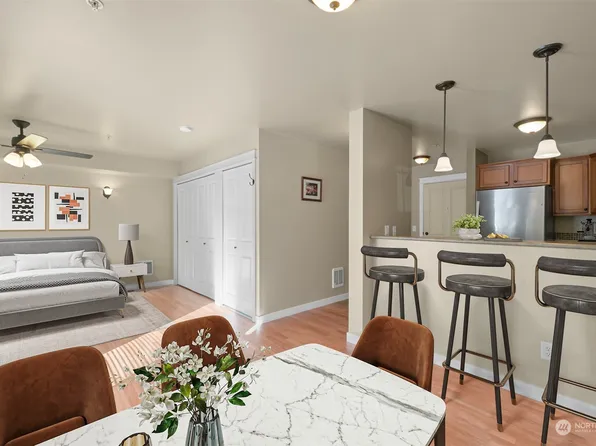 690 32nd Street #B102, Bellingham, WA 98225