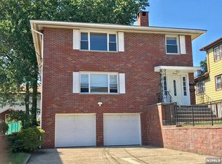 14 West St #2, Elmwood Park, NJ 07407