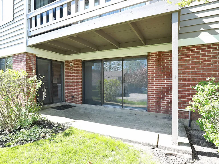 Burr Oak Ln — Photo 22