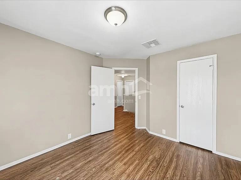 3443 Becker Glen St — Photo 14