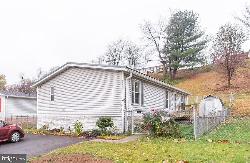 1st image of 12020 Heather Dr