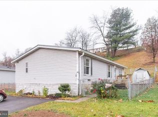 12020 Heather Dr, Hagerstown, MD 21740