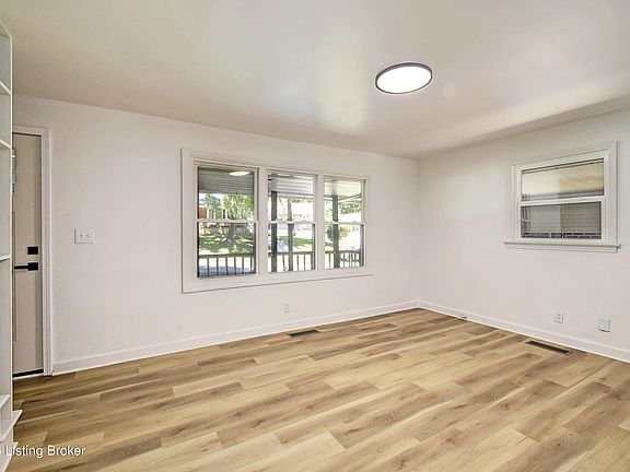3rd image of 4405 McGill Dr