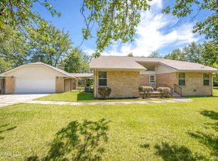 19 Davis Bayou Cres, Ocean Springs, MS 39564