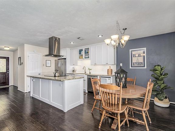 5th image of 3214 Park Garden Dr