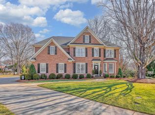 17 Gilder Point Ct, Simpsonville, SC 29681