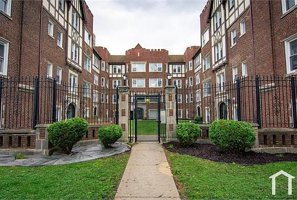 2 bed, $1,686 — Photo 3