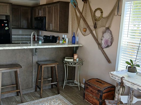 3rd image of 22 Hopetown Rd #22