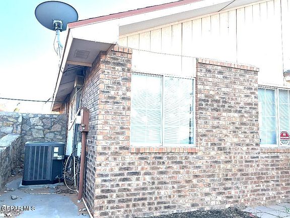 3rd image of 12130 Royal Woods Dr