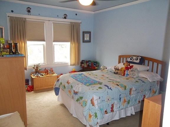 3rd image of 243 Niagara Ave