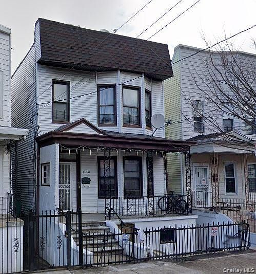 1st image of 1738 Melville Street
