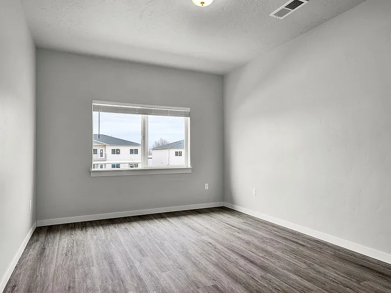 6914 Enoch Dr — Photo 10