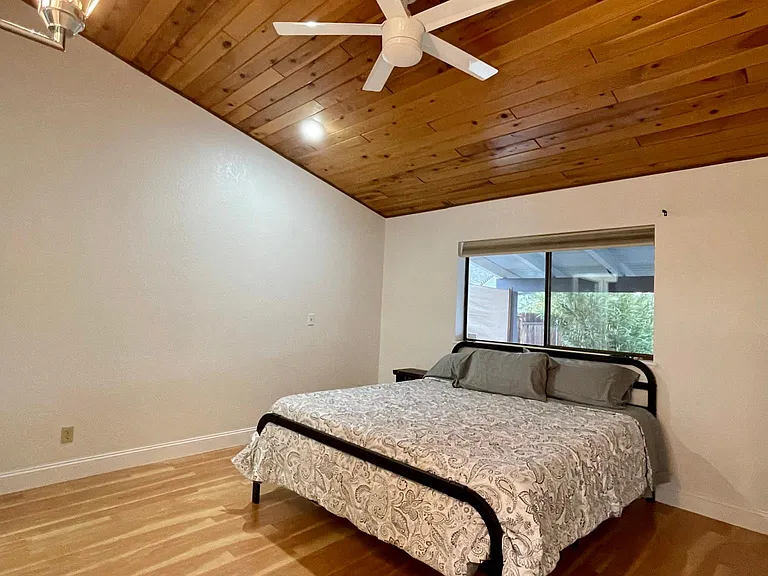 3640 Elizabeth Way — Photo 27
