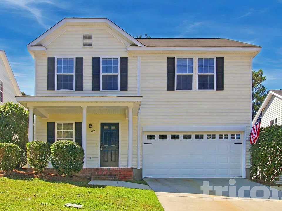 321 Denman Loop