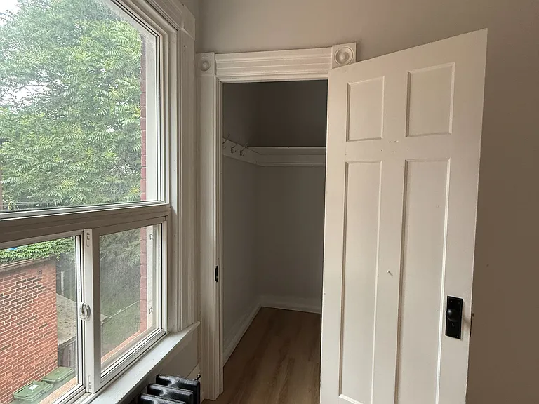 28 Eastbourne Ave #2 — Photo 19