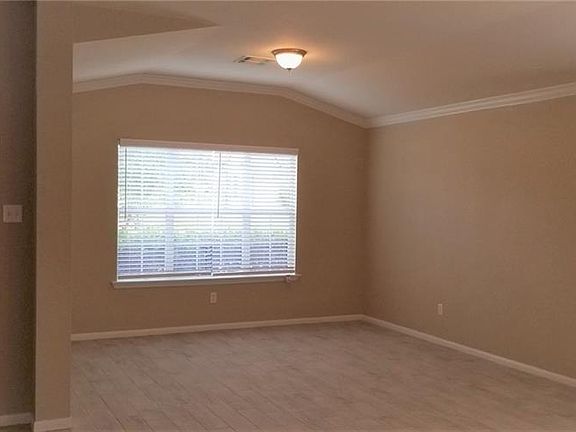 4th image of 627 Tundra Dr