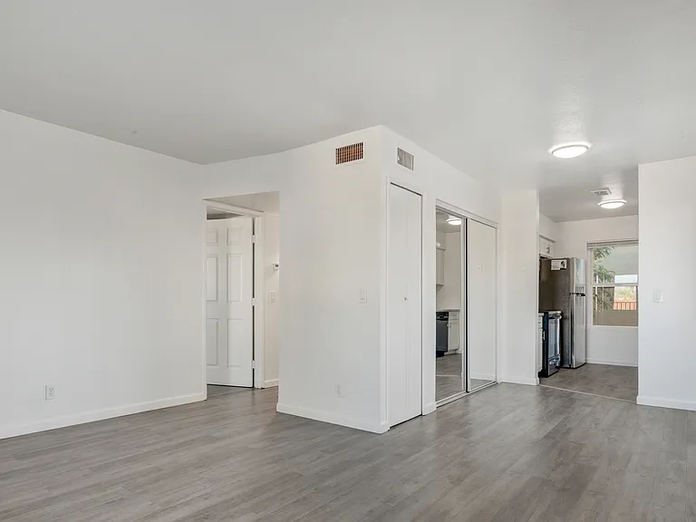 1951 E Don Carlos Ave #201 — Photo 8