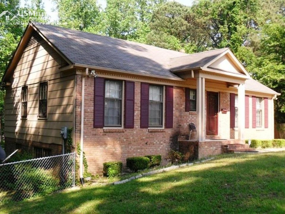 1st image of 451 Clover Hill Pl