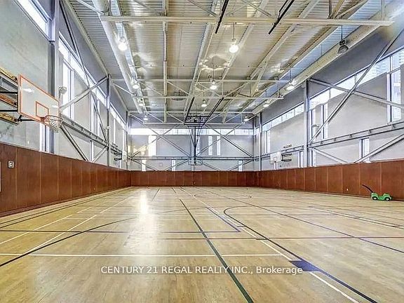 5th image of 9 Spadina Ave Unit 312