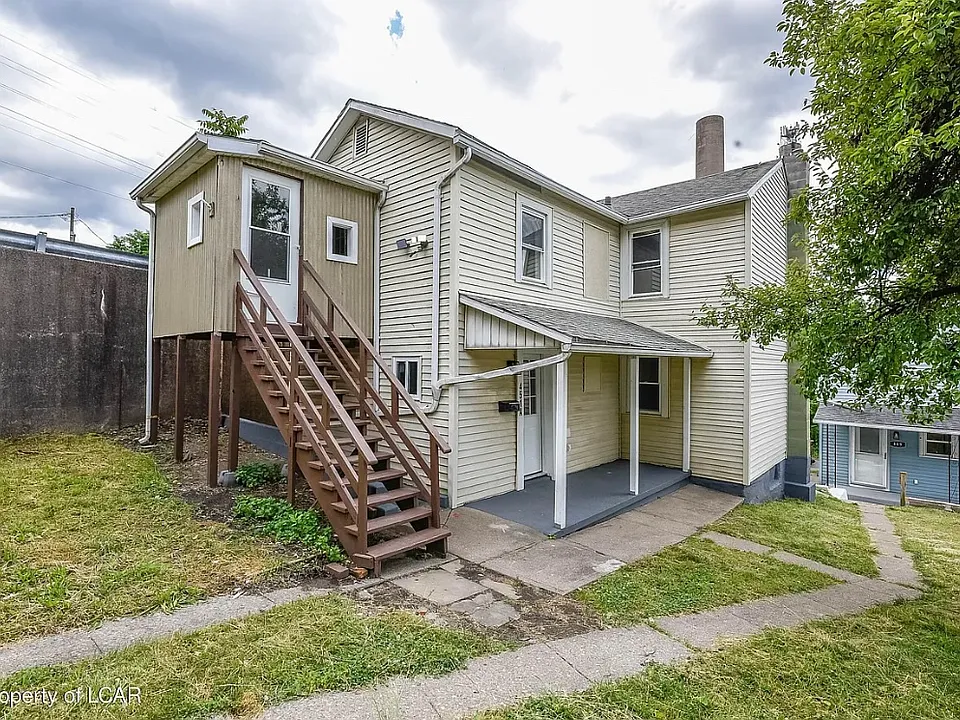 451 Moss St #2