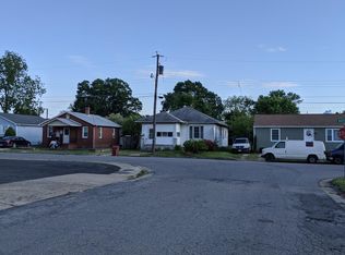 211 Maple La, Colonial Heights, VA 23834