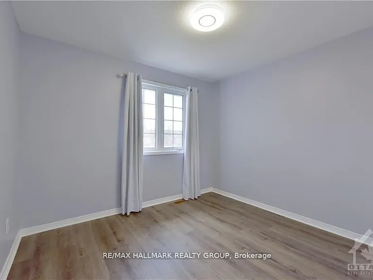 1316 Halton Ter — Photo 10