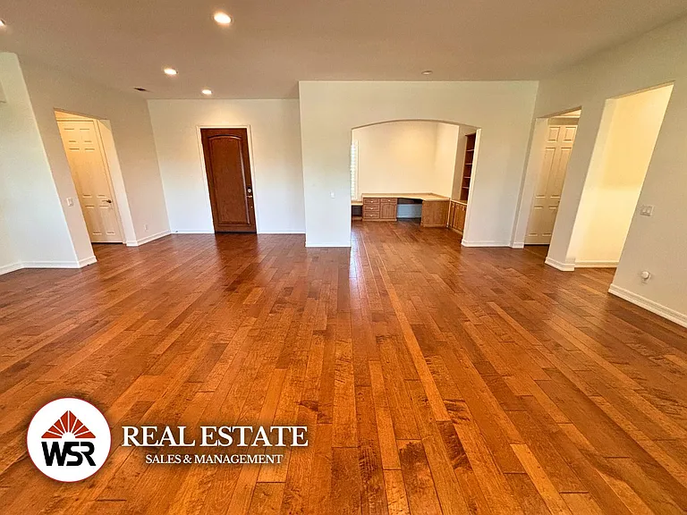 18691 Oak Park Dr — Photo 5