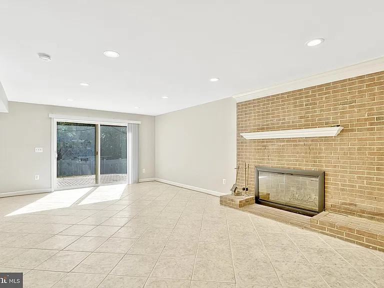5021 Fleming Dr — Photo 44