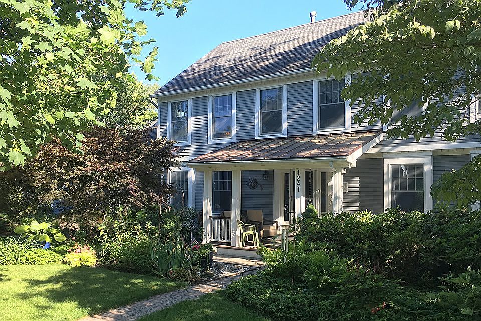 2nd image of 1241 Fox Hollow Dr